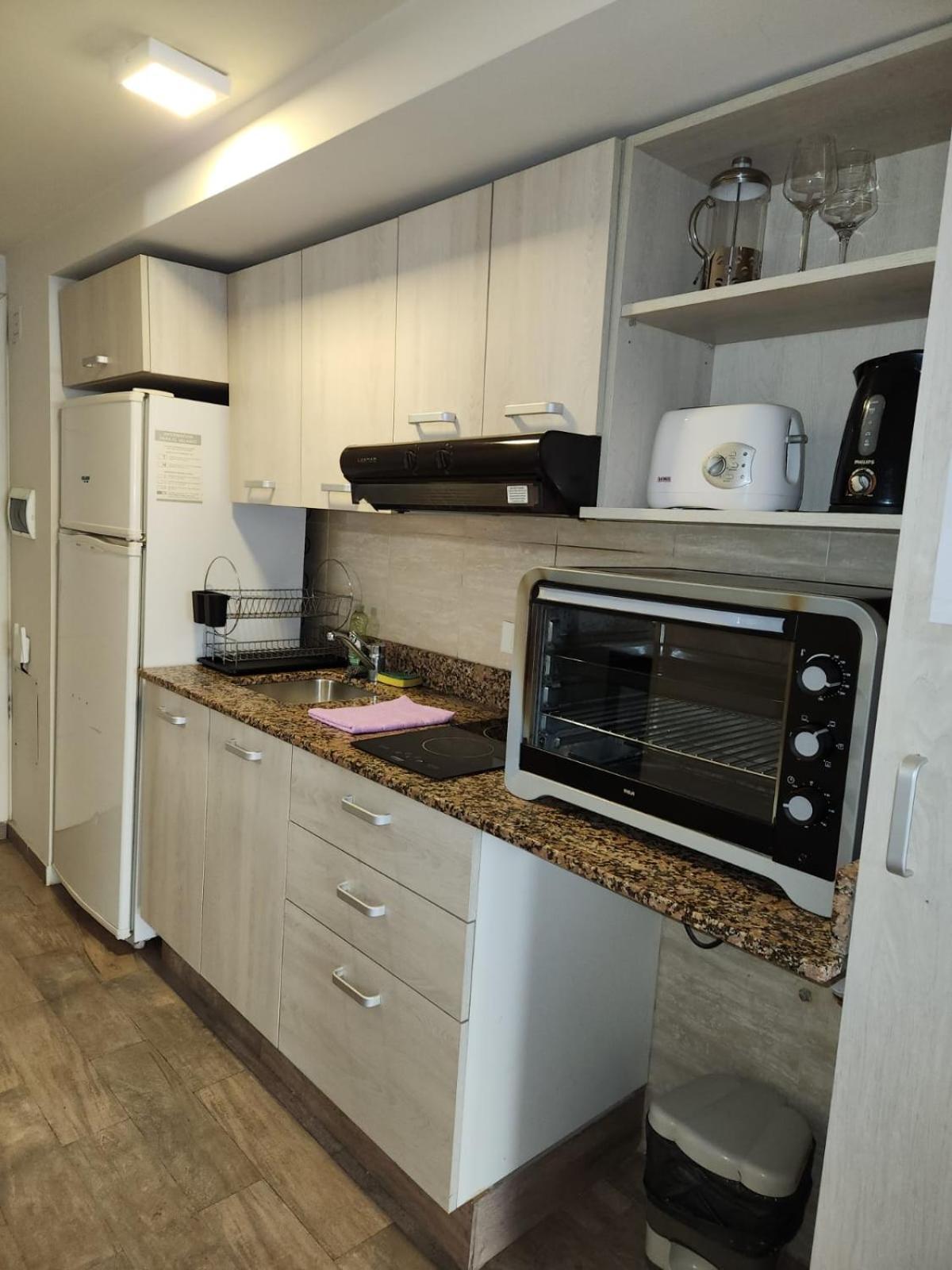 Apartment R&h Design *
