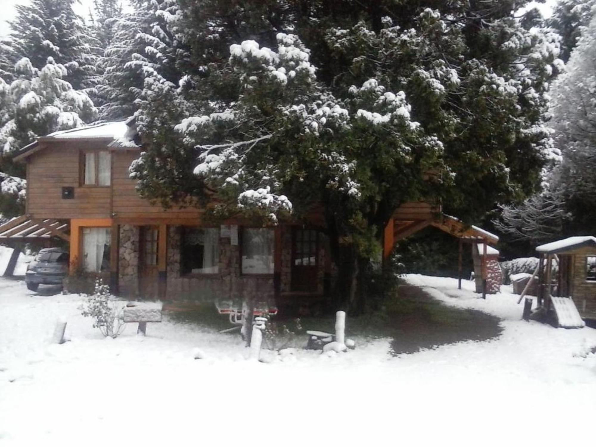 Lodge Tinsel's House