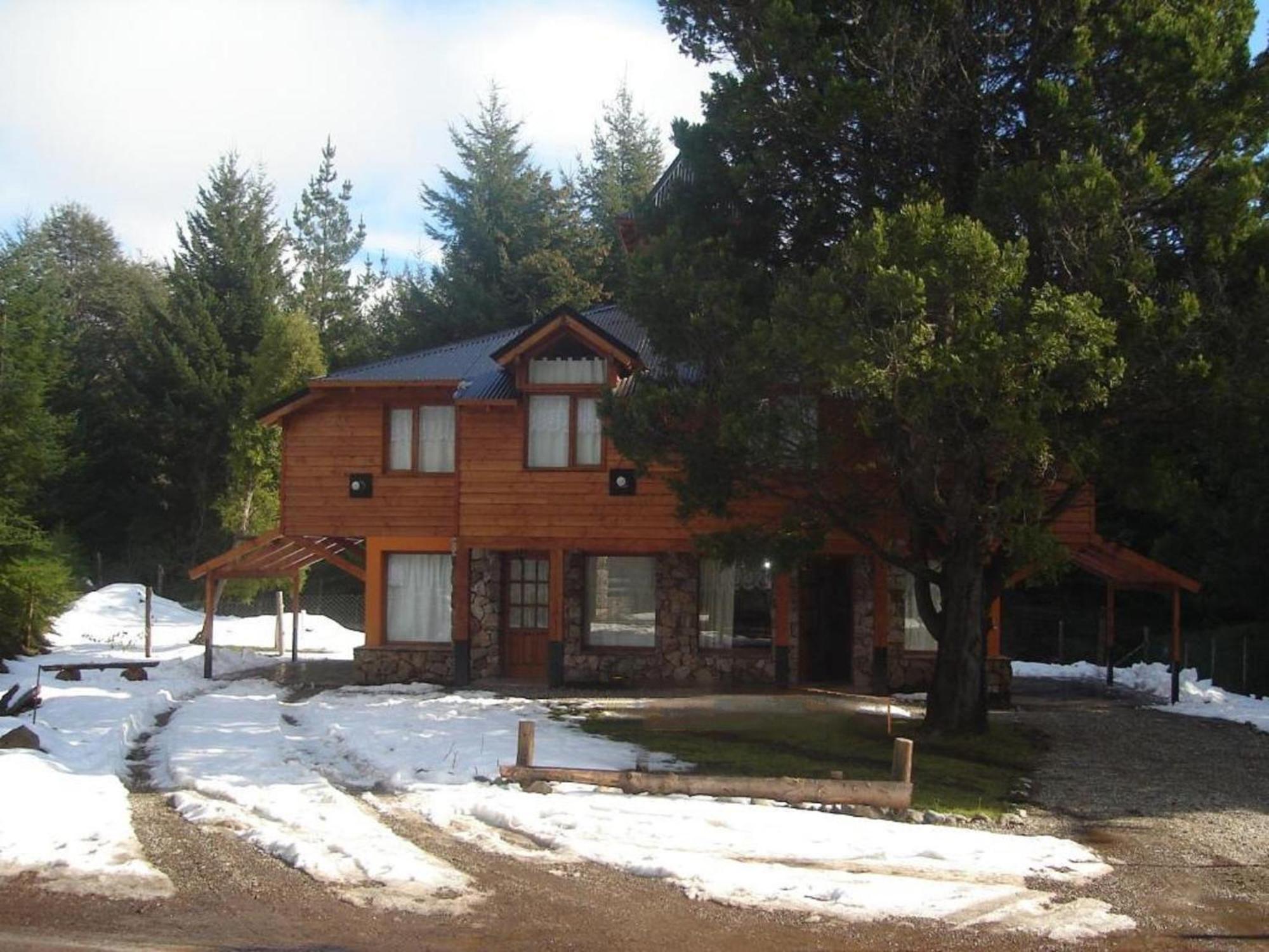 Lodge Tinsel's House *