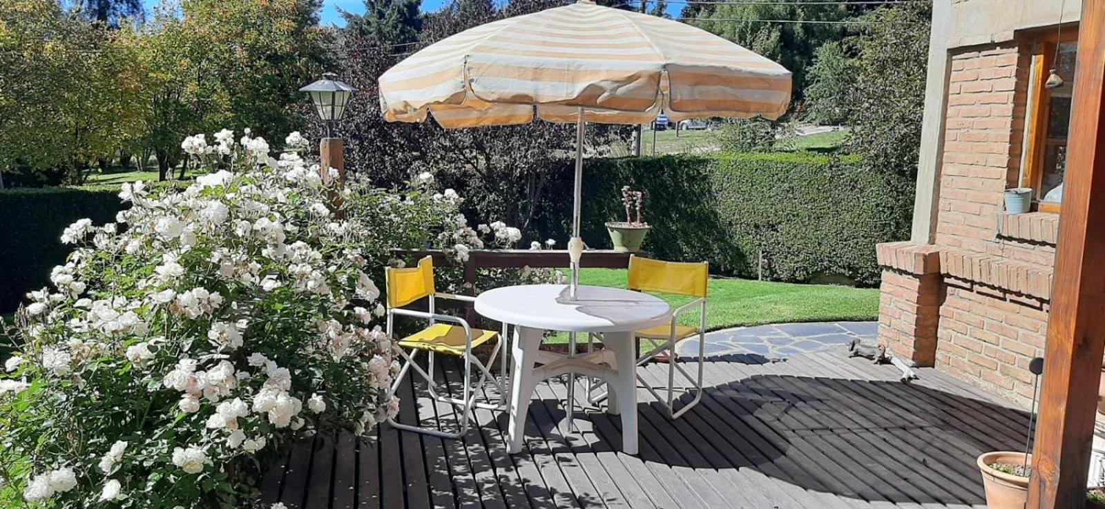 Сasa de vacaciones Charming House