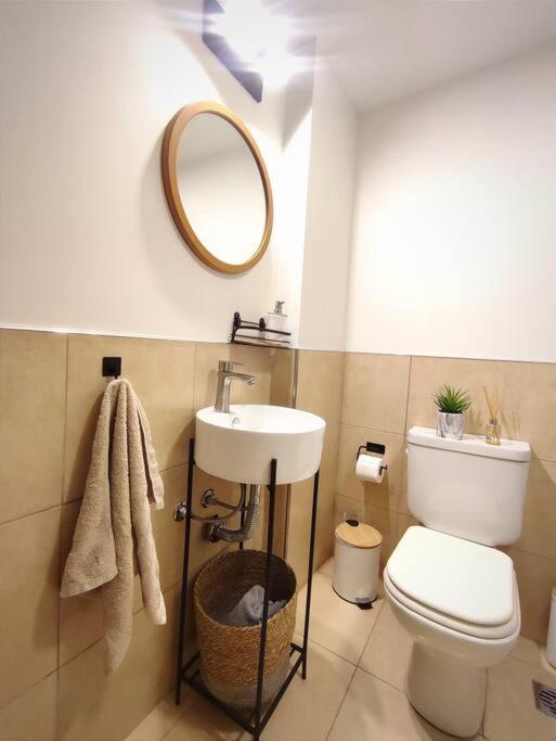 En El Centro, 3 Cuadras Del Centro Civico Apartamento