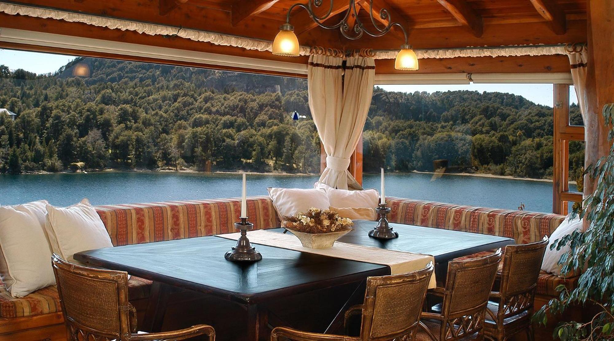 Stunning Lakeside Retreat With Unique Indoor Pool * San Carlos de Bariloche