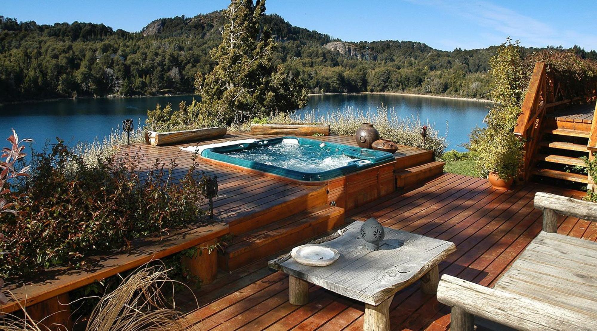 Сasa de vacaciones Stunning Lakeside Retreat With Unique Indoor Pool