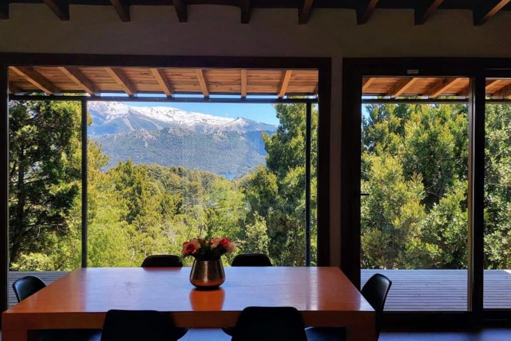 Casa Con Vista Al Lago Y Cerros Сasa de vacaciones