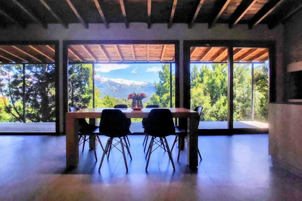 Casa Con Vista Al Lago Y Cerros Сasa de vacaciones