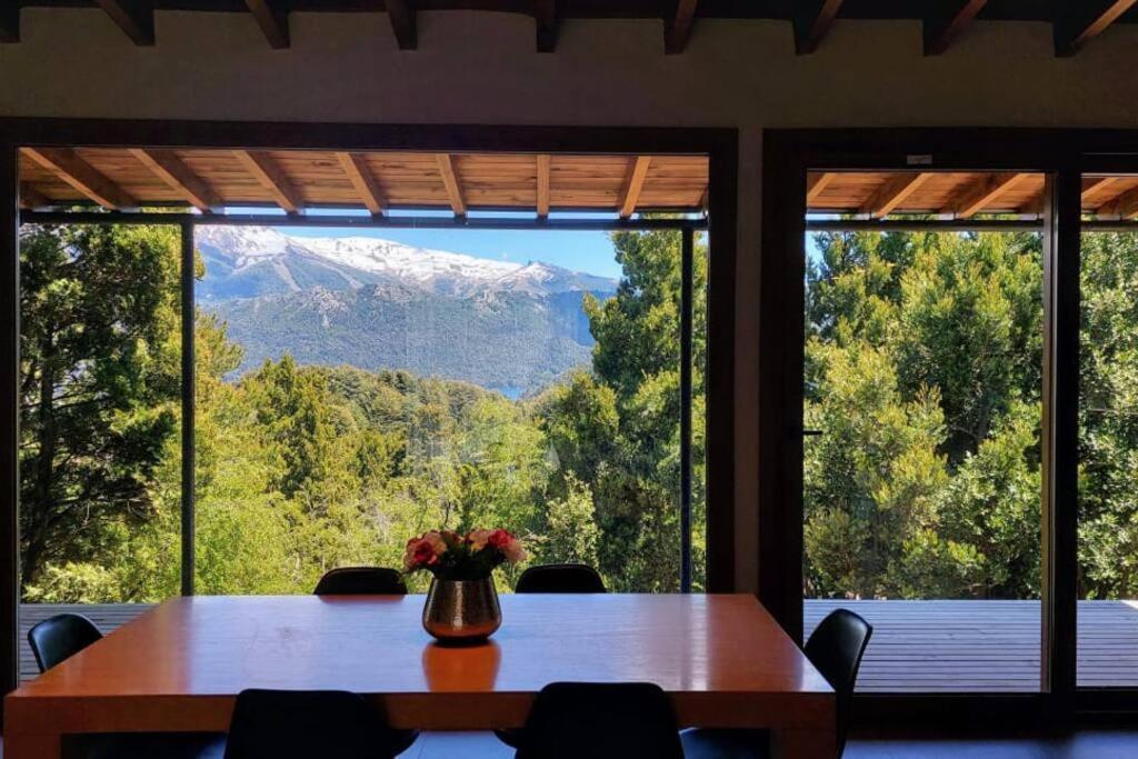 Casa Con Vista Al Lago Y Cerros * San Carlos de Bariloche