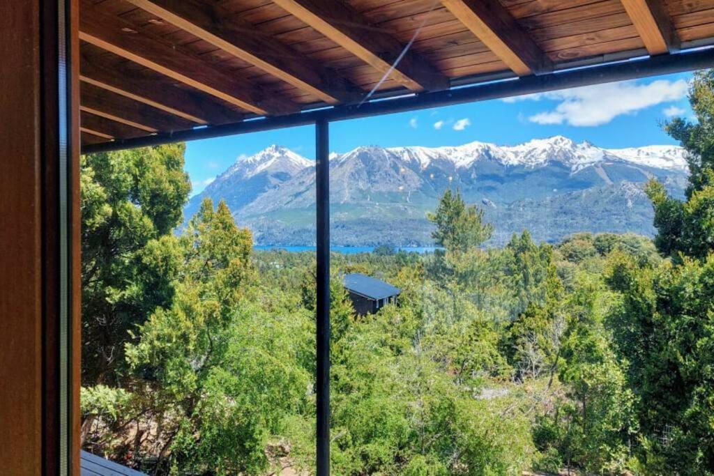 Casa Con Vista Al Lago Y Cerros *
