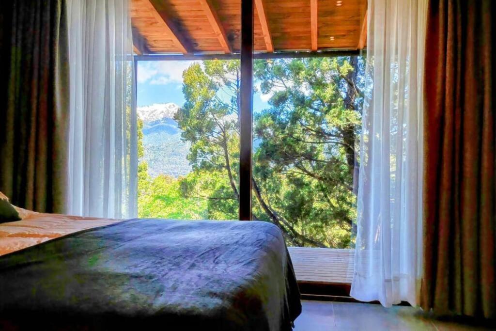 Сasa de vacaciones Casa Con Vista Al Lago Y Cerros *