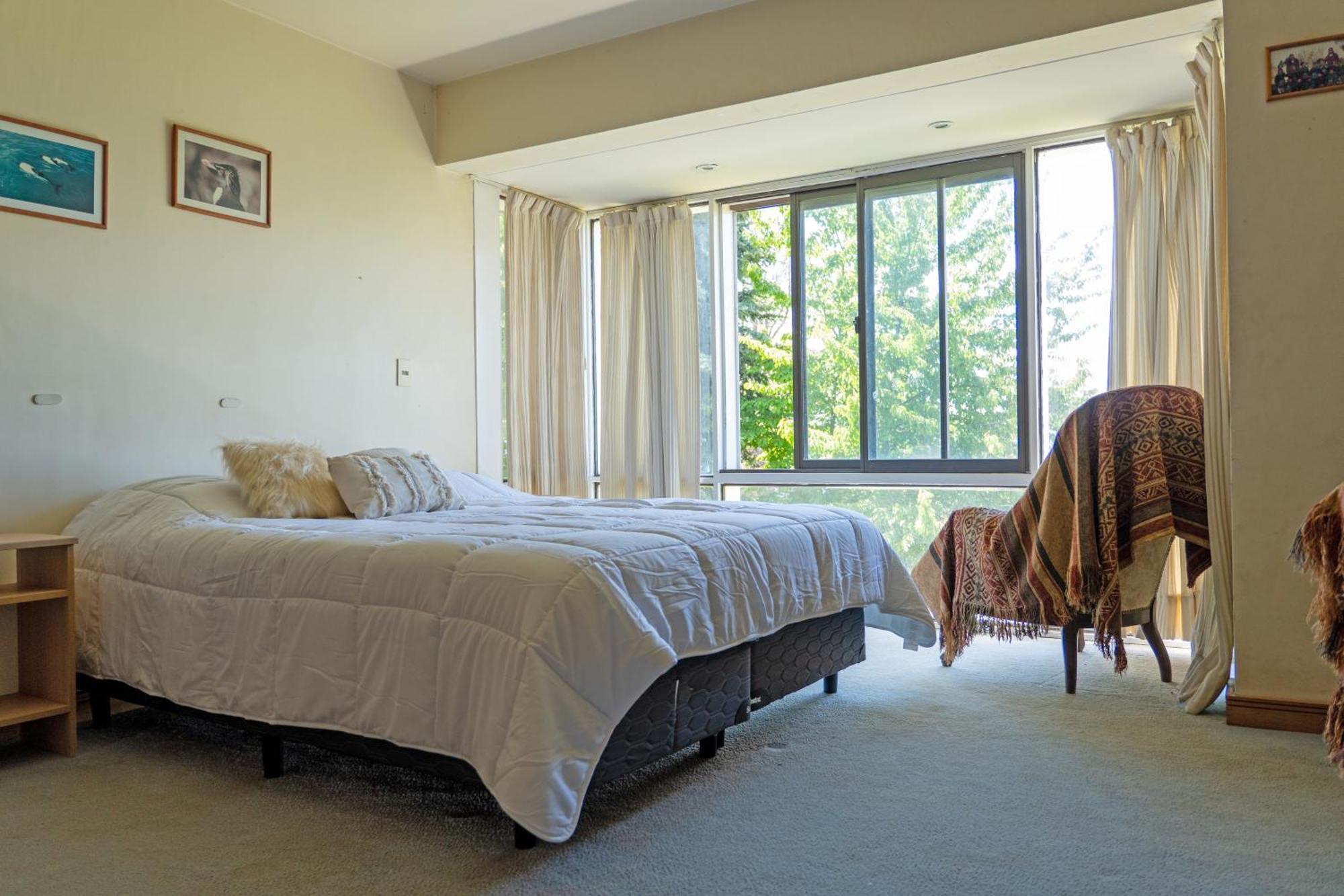 Casa Con Parque Y Vista Al
