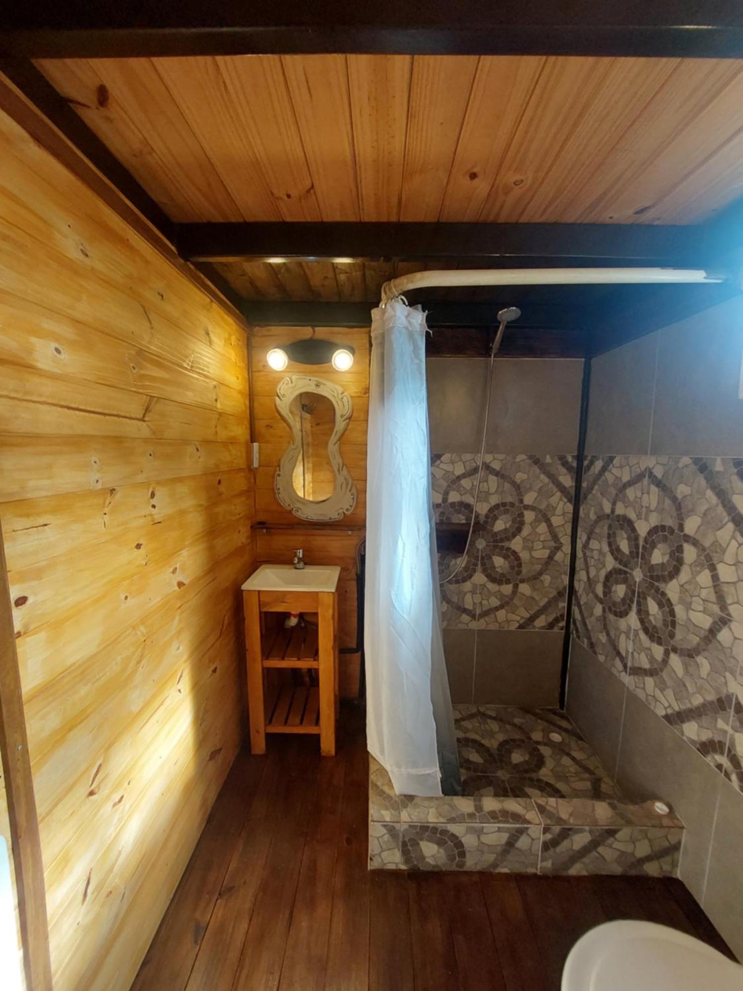Casita Moderna En El Bosque