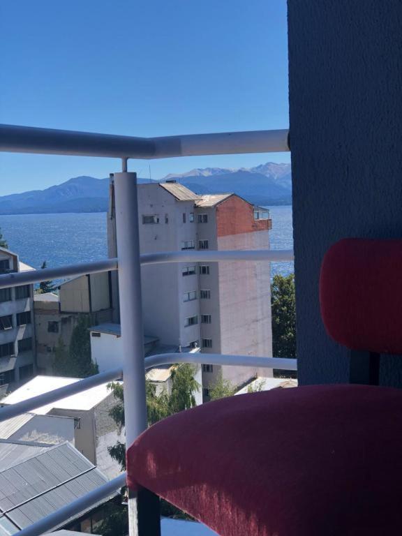 Depto Centrico En Edificio Con Primer Bar De Altura. Apartment San Carlos de Bariloche