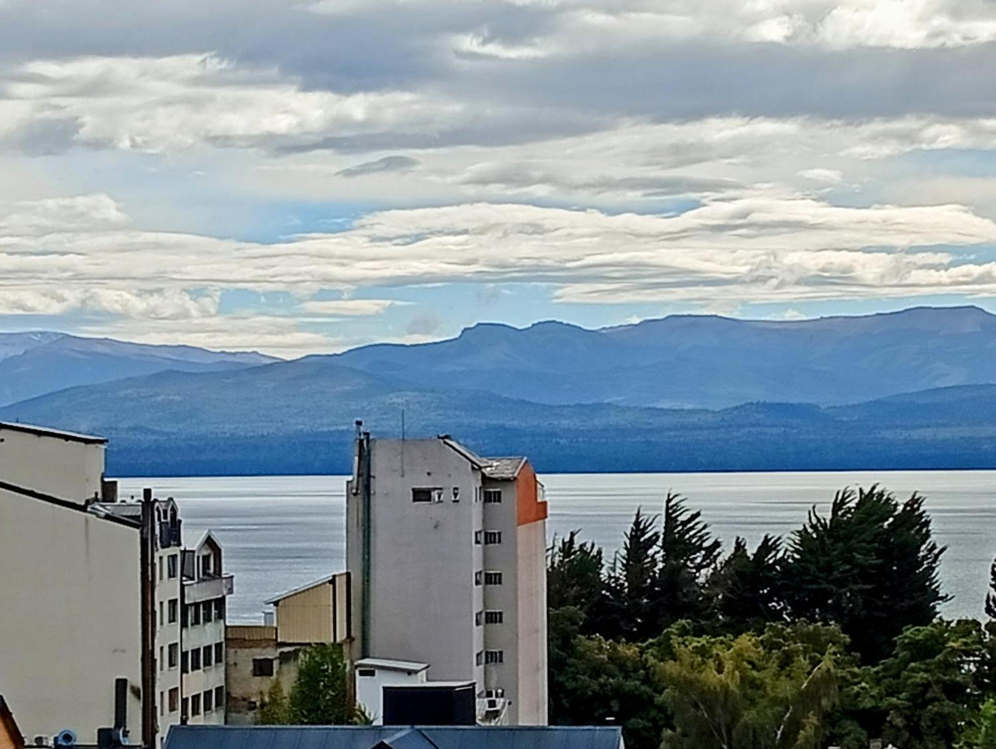 Montanas Y * San Carlos de Bariloche