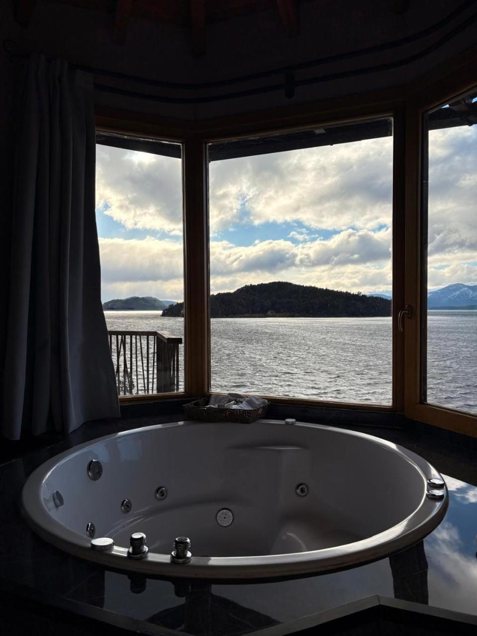 Lirolay - Hotel