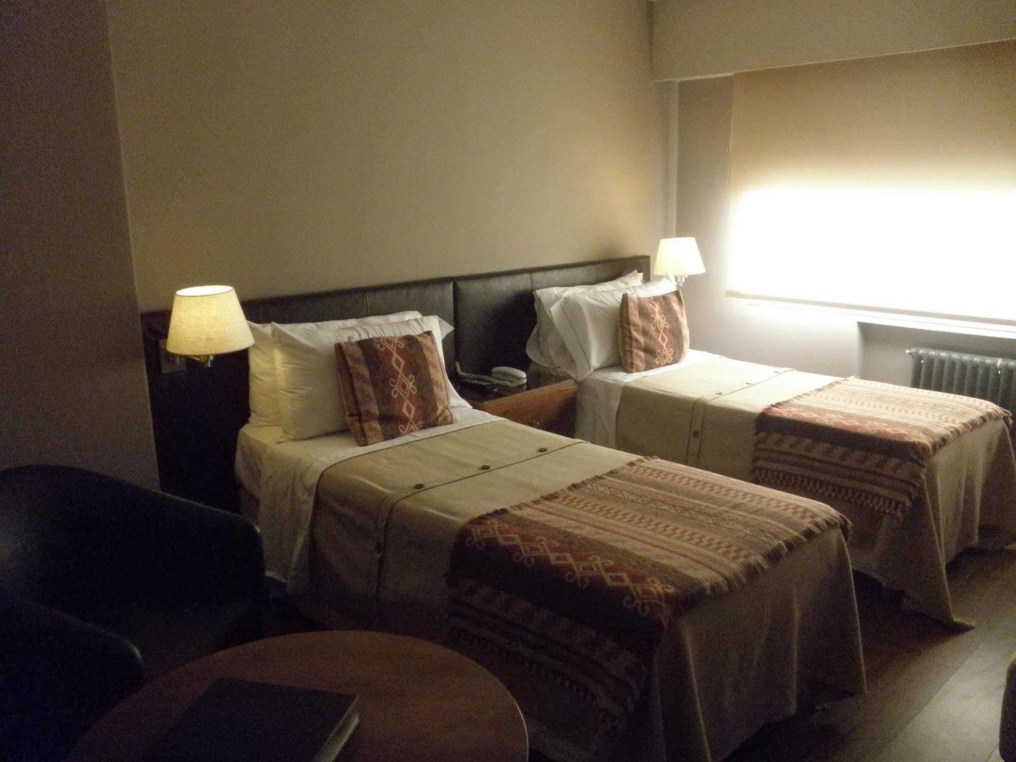 Quillen & Hotel 3*