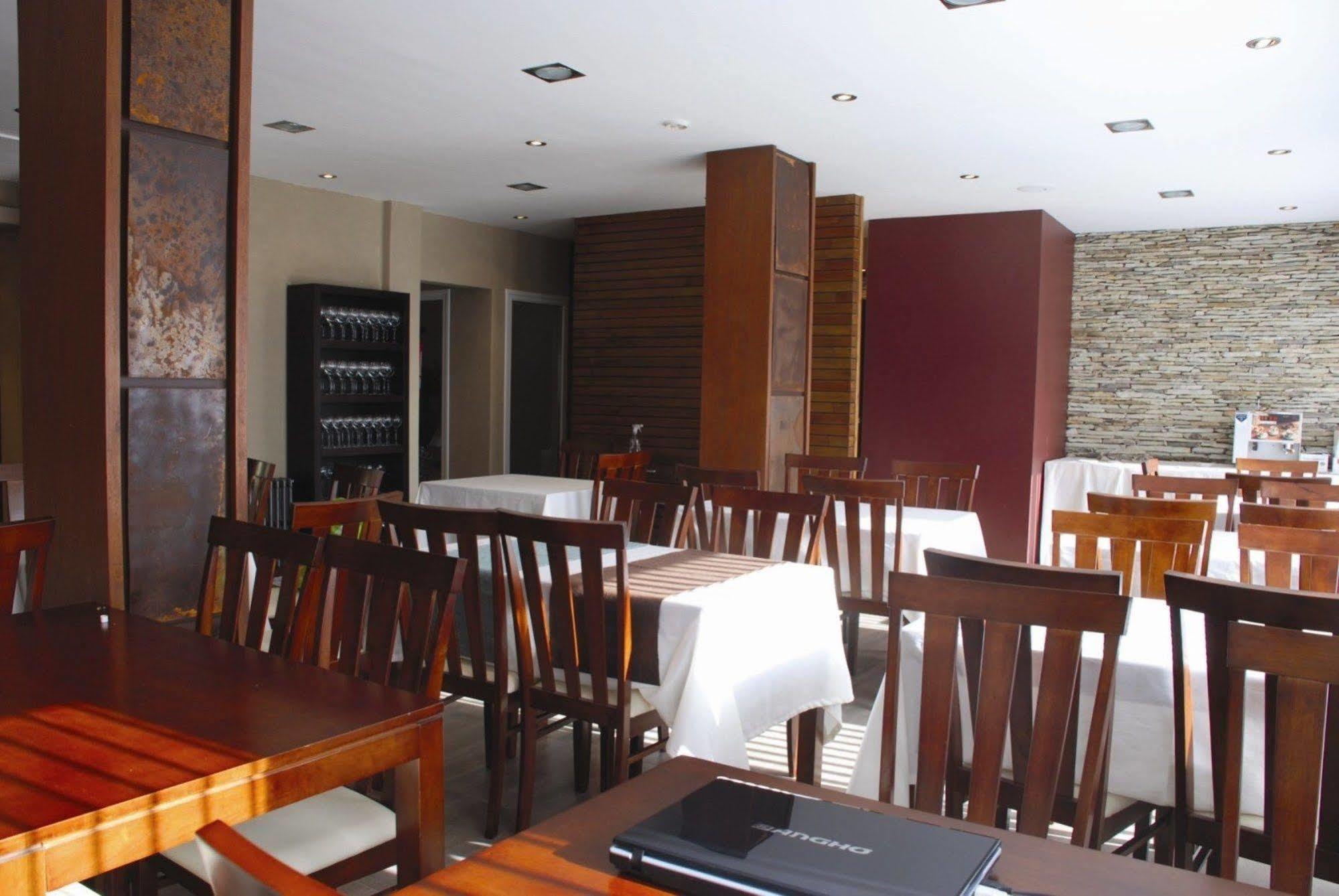 Quillen & Hotel 3*