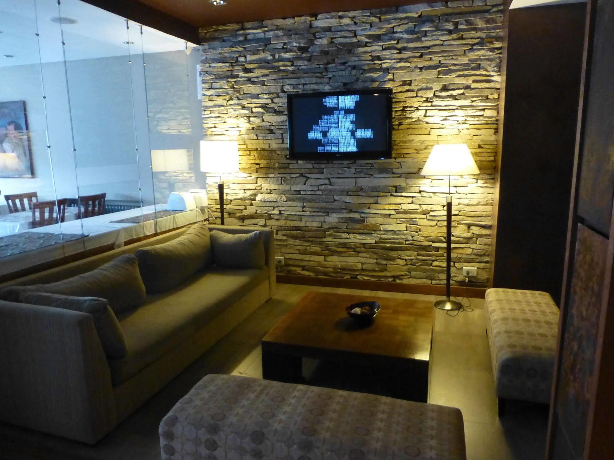 Quillen & Hotel 3*
