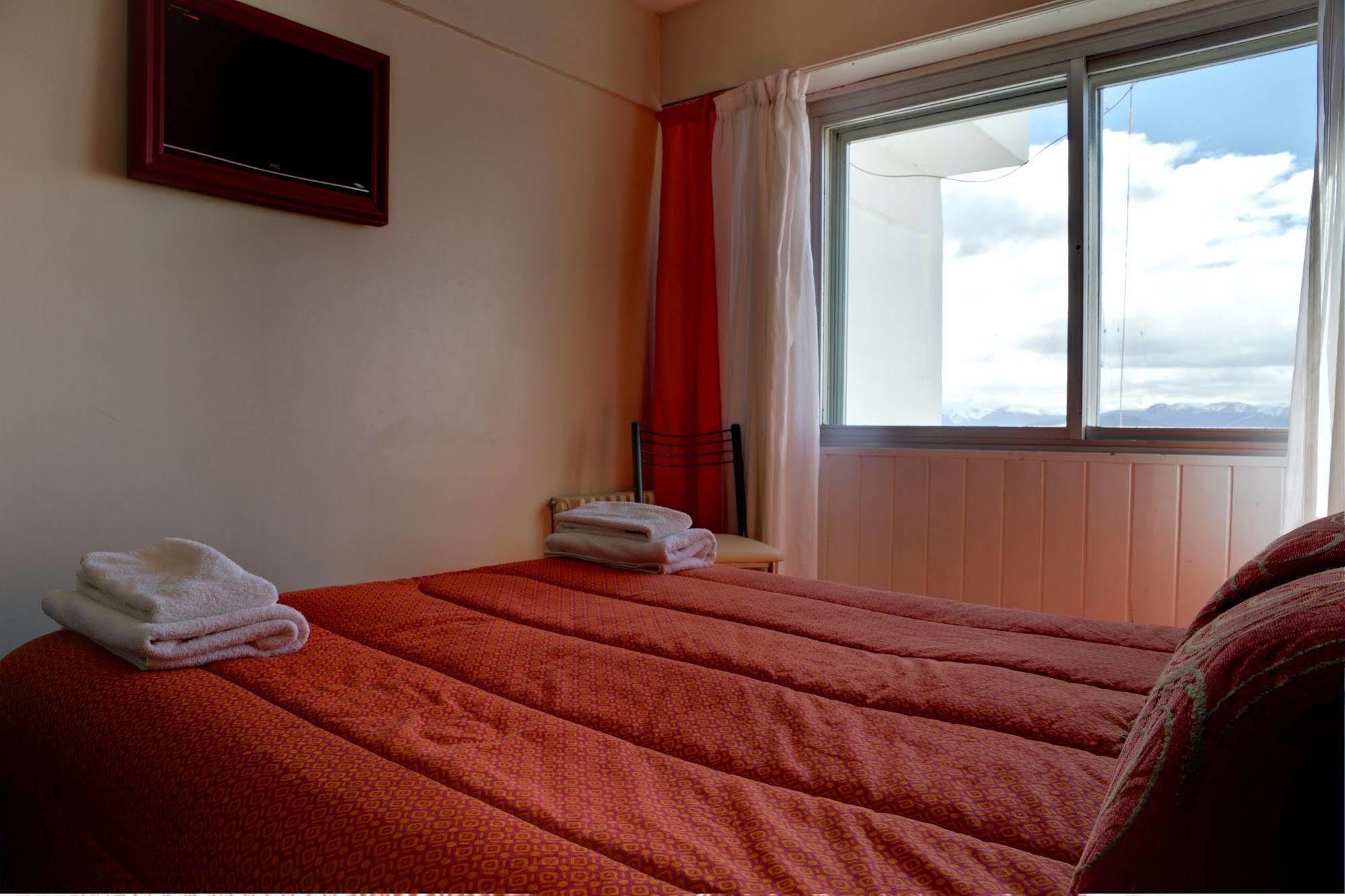Hotel Tango 2*