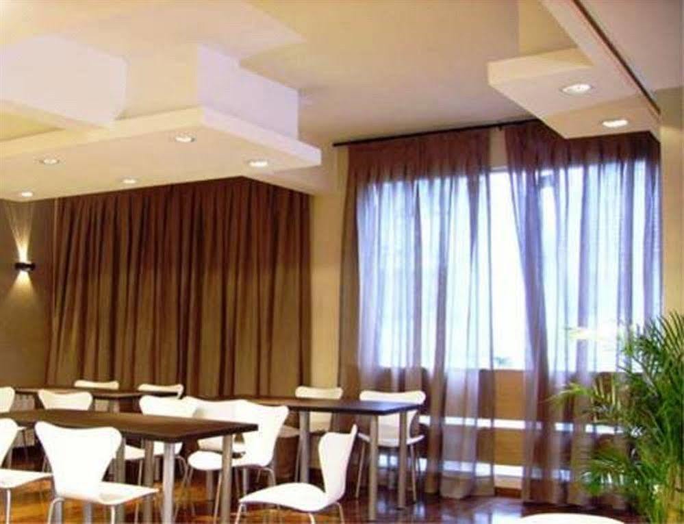 Hotel Tango