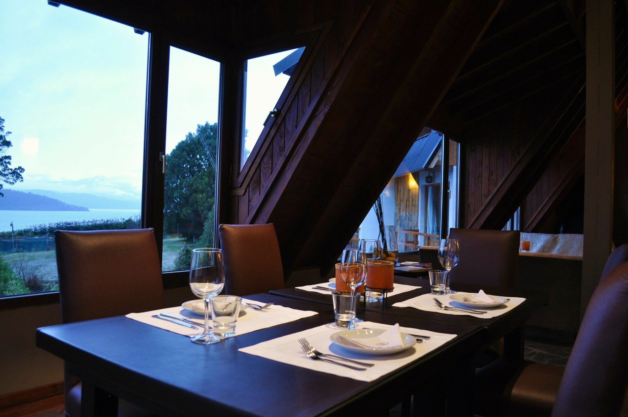 La Sirenuse Lake Hotel