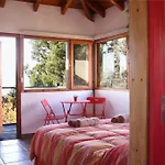 El Mononoambiente De Bariloche, Con Vista Al Lago