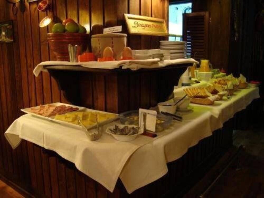 La Surena Inn