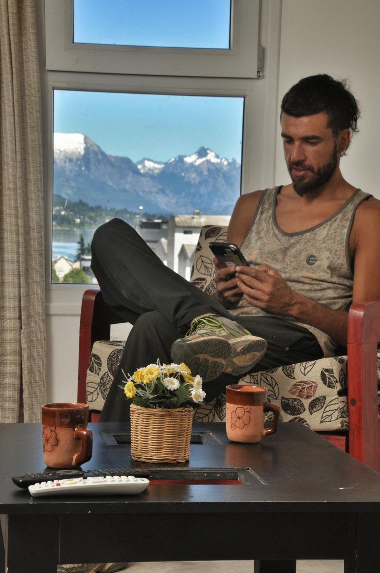Apartment Deleitate Con Las Vistas Al Lago Y Montanas En El Centro De