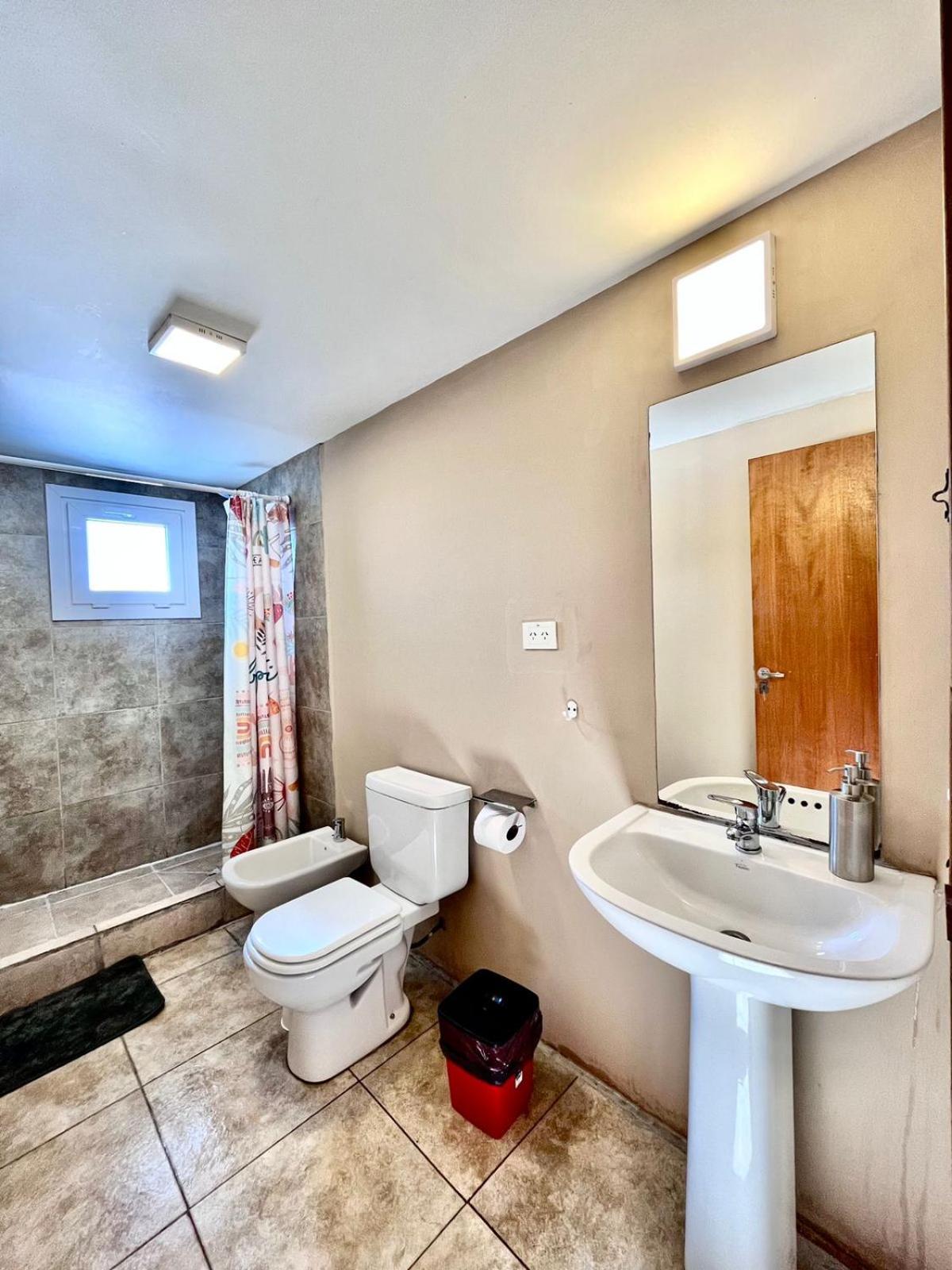 Moving Travel Bar Hostal