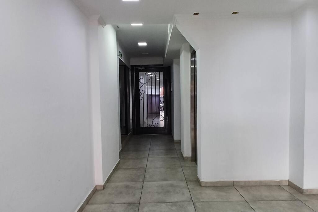 Studio Mitre - *