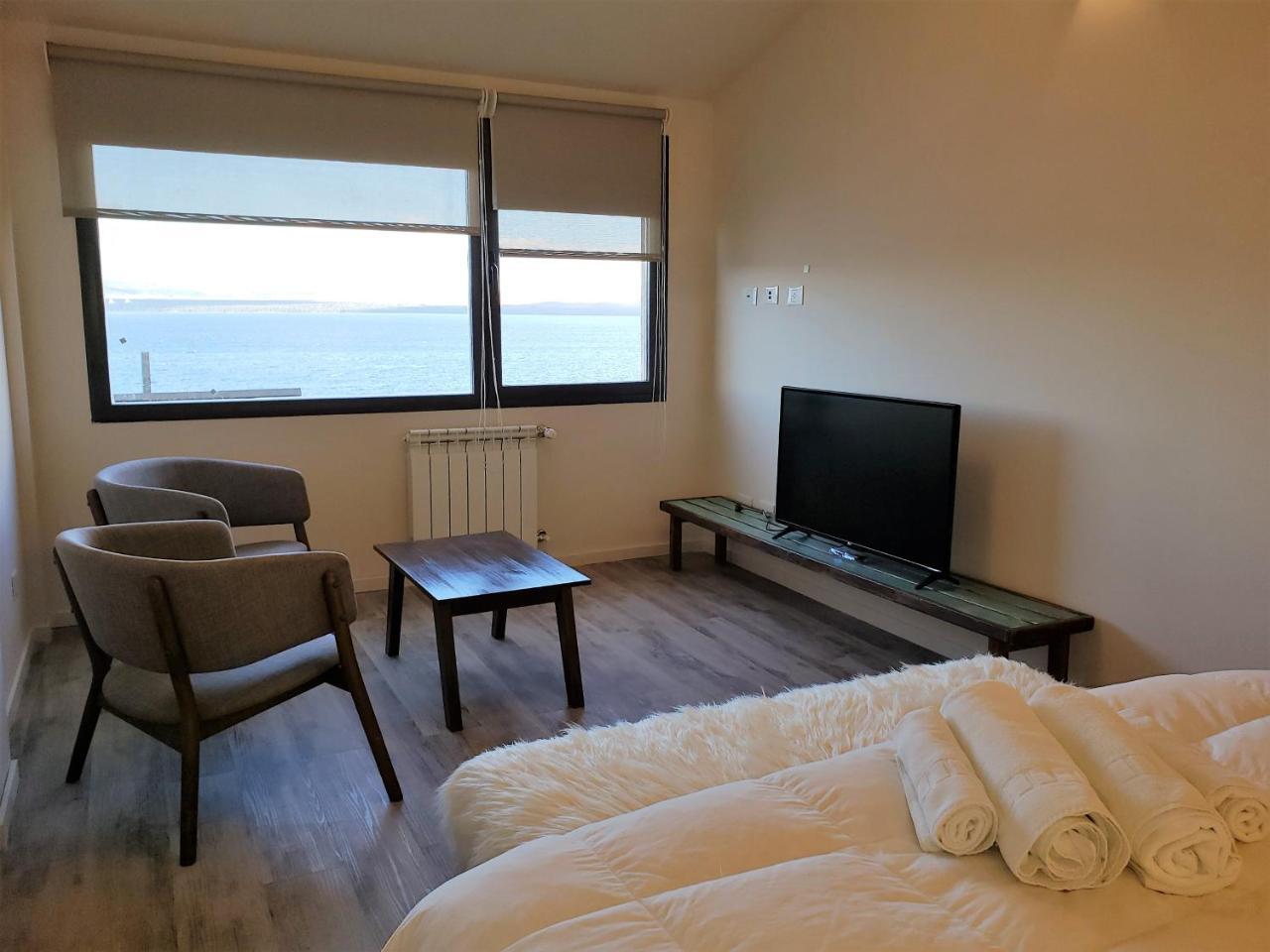 Urbana & 440 Apartment *