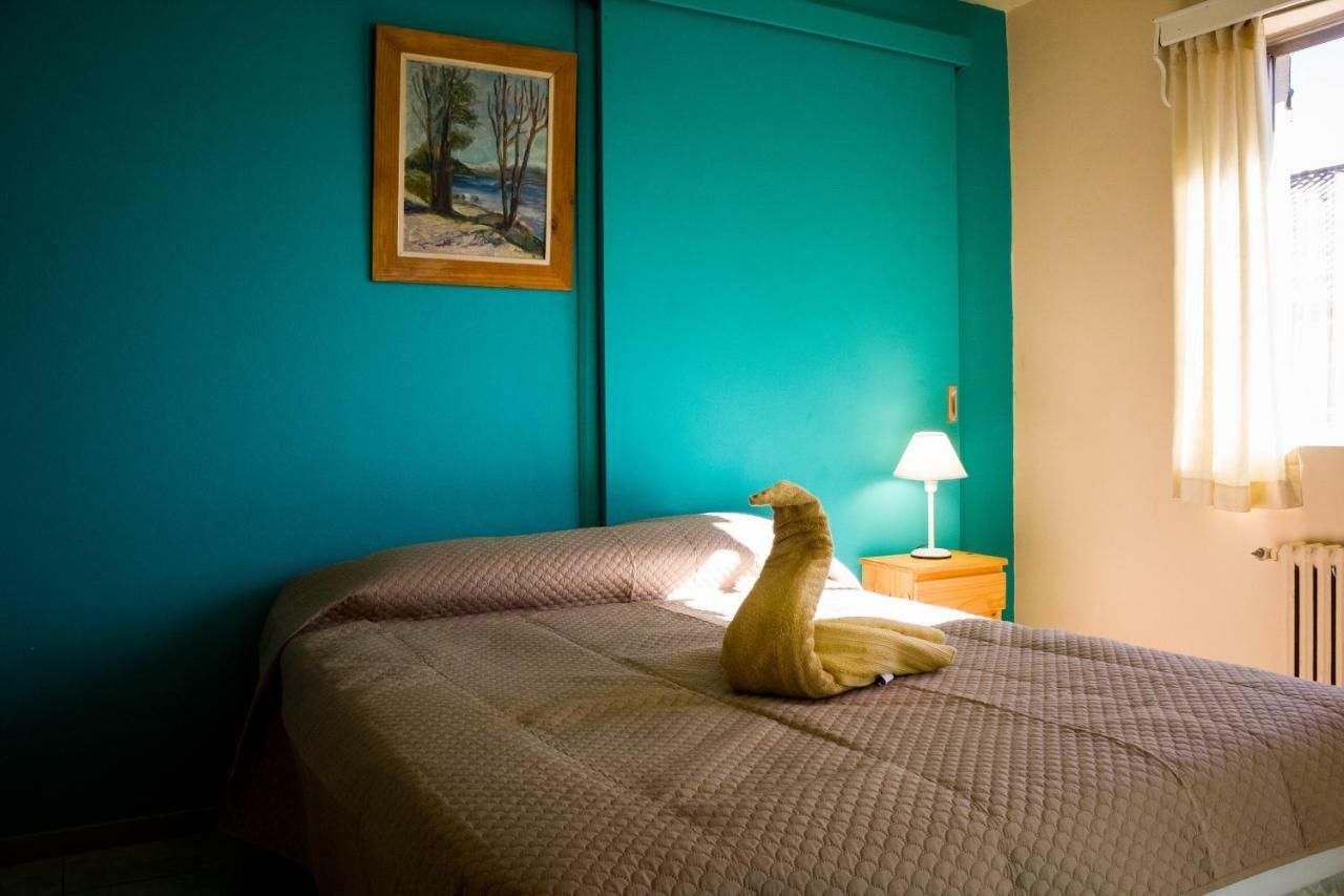 De La Plaza Amalia Hostal
